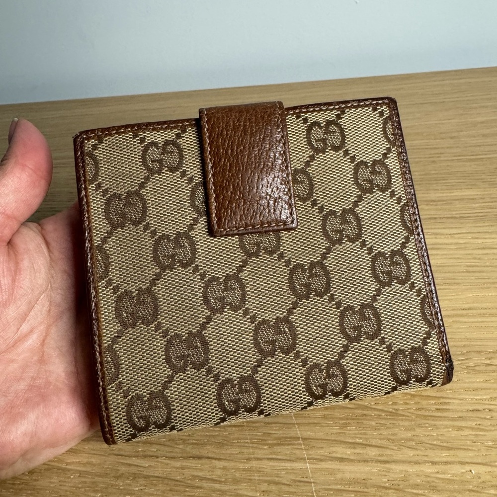 Authentic Gucci Brown monogram bifold wallet - Picture 6 of 16